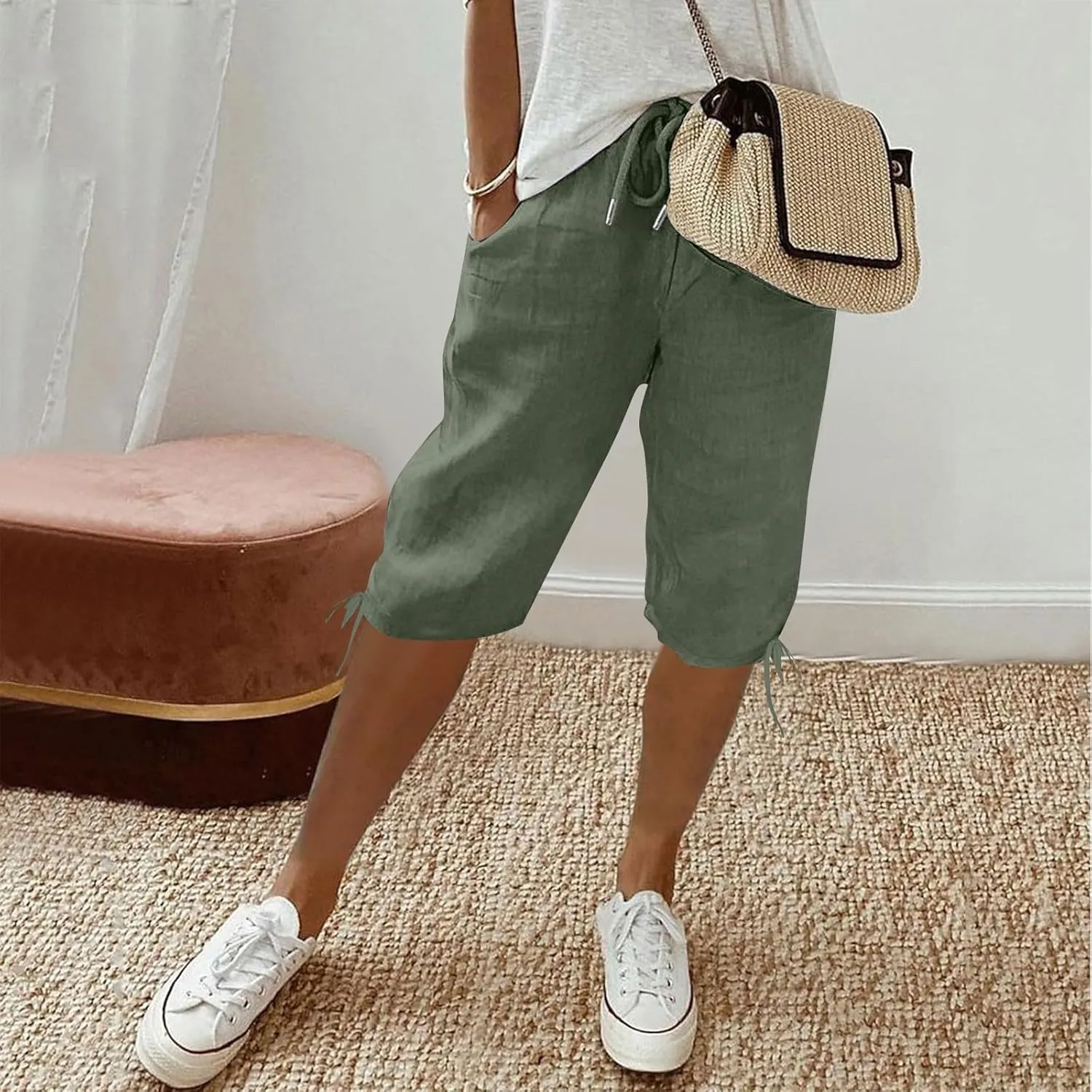 Linen Bermuda Shorts for Women Knee Length Elastic Waist Casual Shorts Loose Fit Comfy Linen Beach Pants with Pockets